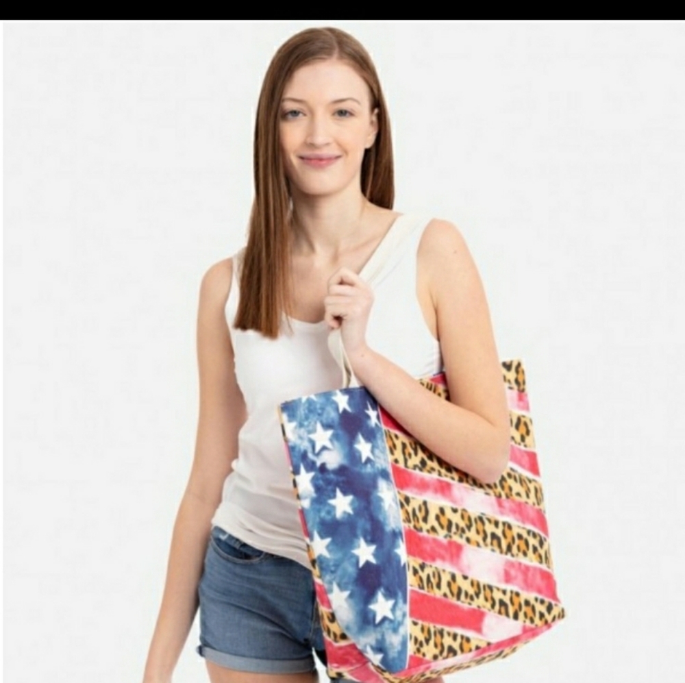 Fierce & Free Flag Print Tote 🐆🇺🇸 NEW - Picture 2 of 2